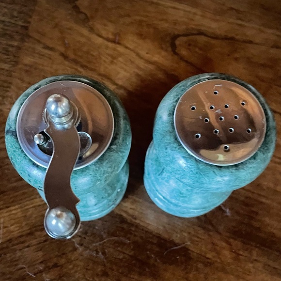 Solid Marble Salt and Pepper Grinder set - Picture 2 of 8